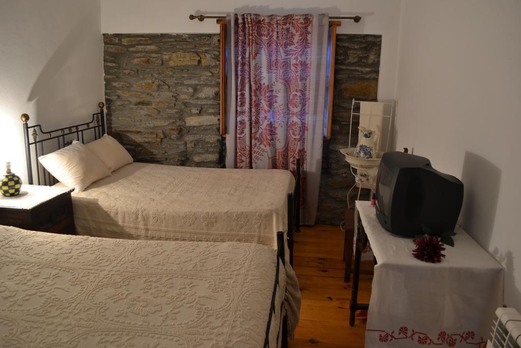 Casa De Onor Villa Рио де Онор Екстериор снимка