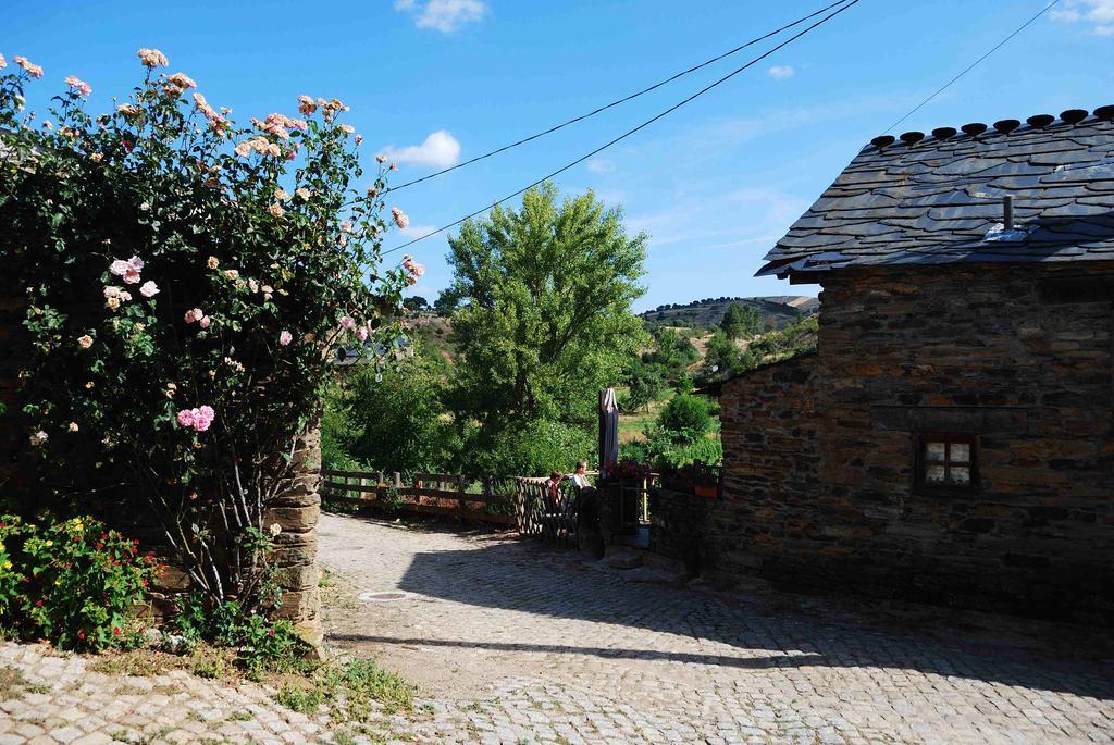 Casa De Onor Villa Рио де Онор Екстериор снимка